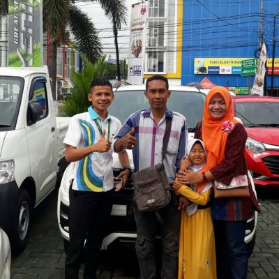 DO Sales Marketing Mobil Dealer Indramayu Hendi (1)
